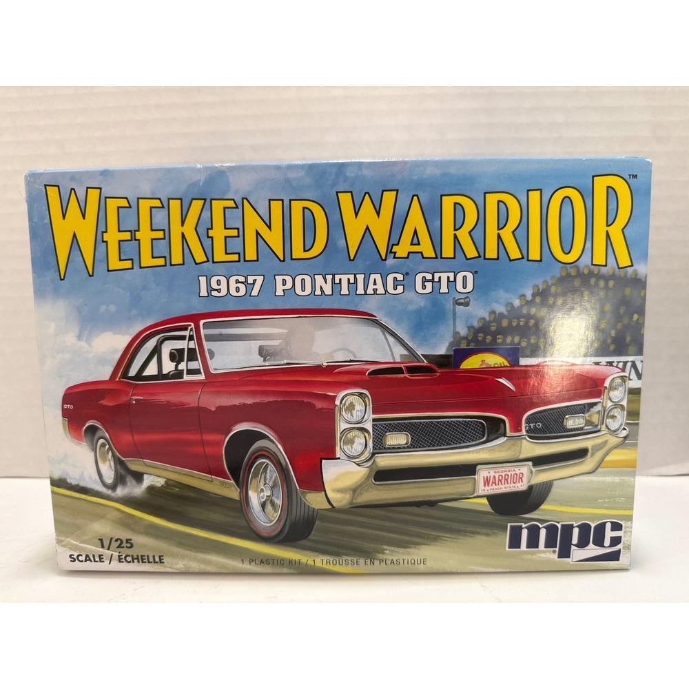 MPC Weekend Warrior 1967 Pontiac GTO 1/25 Scale Plastic Model Kit MPC937 NEW